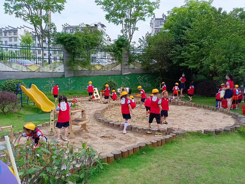 幼兒園戶(hù)外沙水游戲 5.jpg